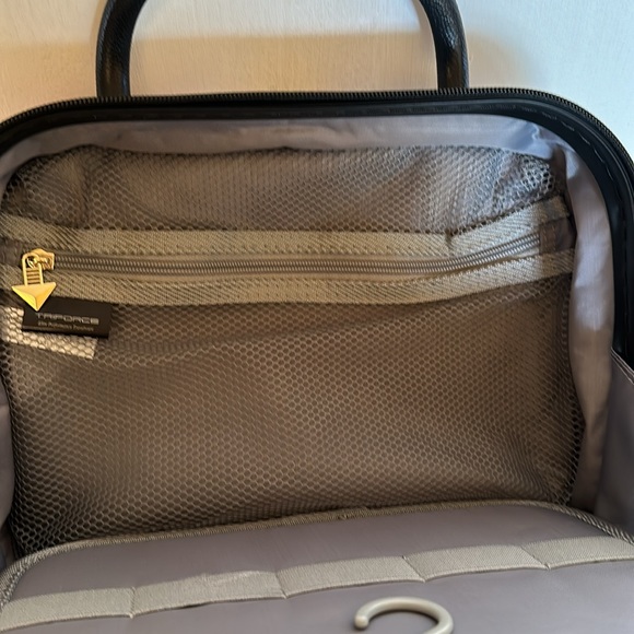 Beauty/Travel case - Picture 8 of 11